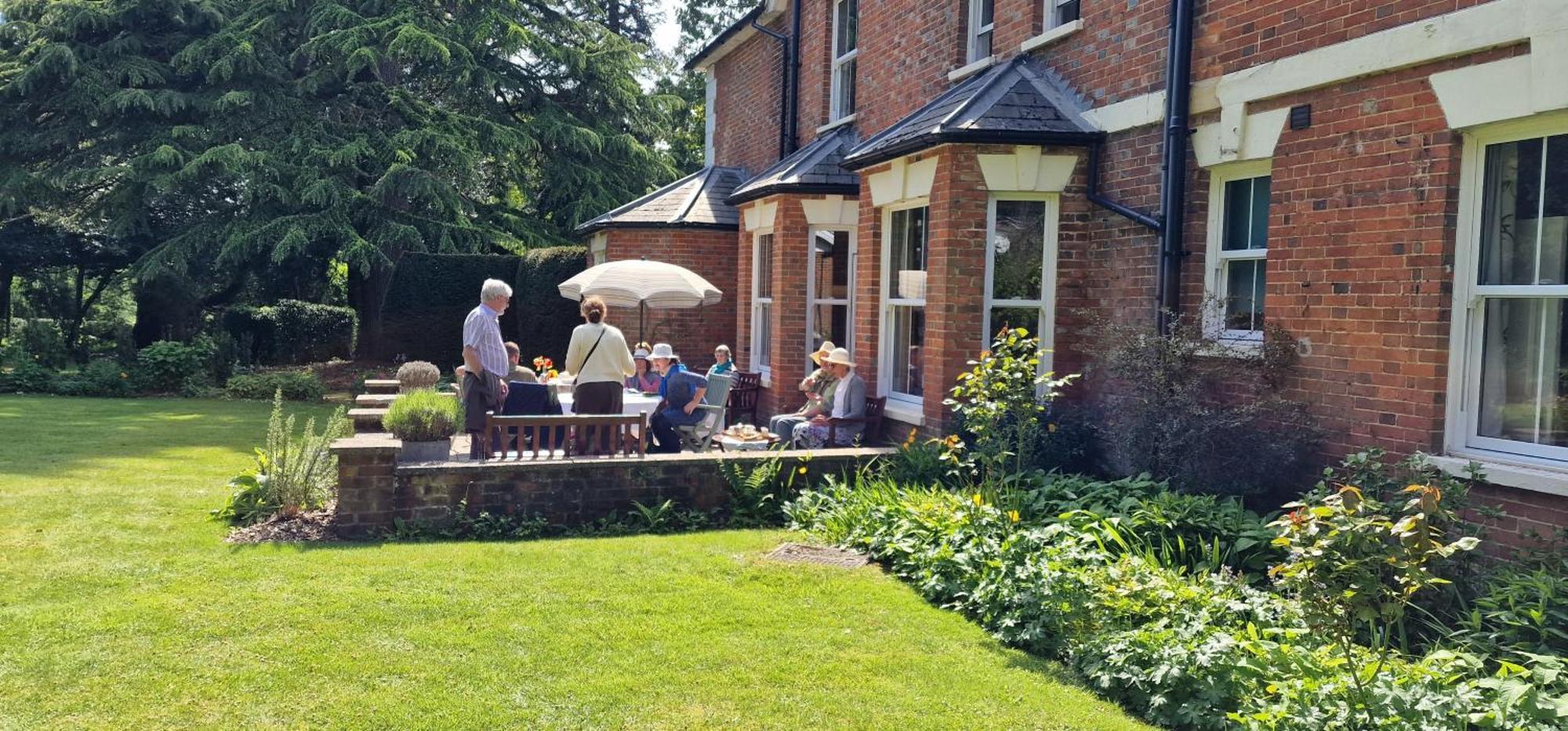 Claridge House Bed & Breakfast Lingfield Exterior photo